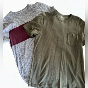 2 old navy tshirts